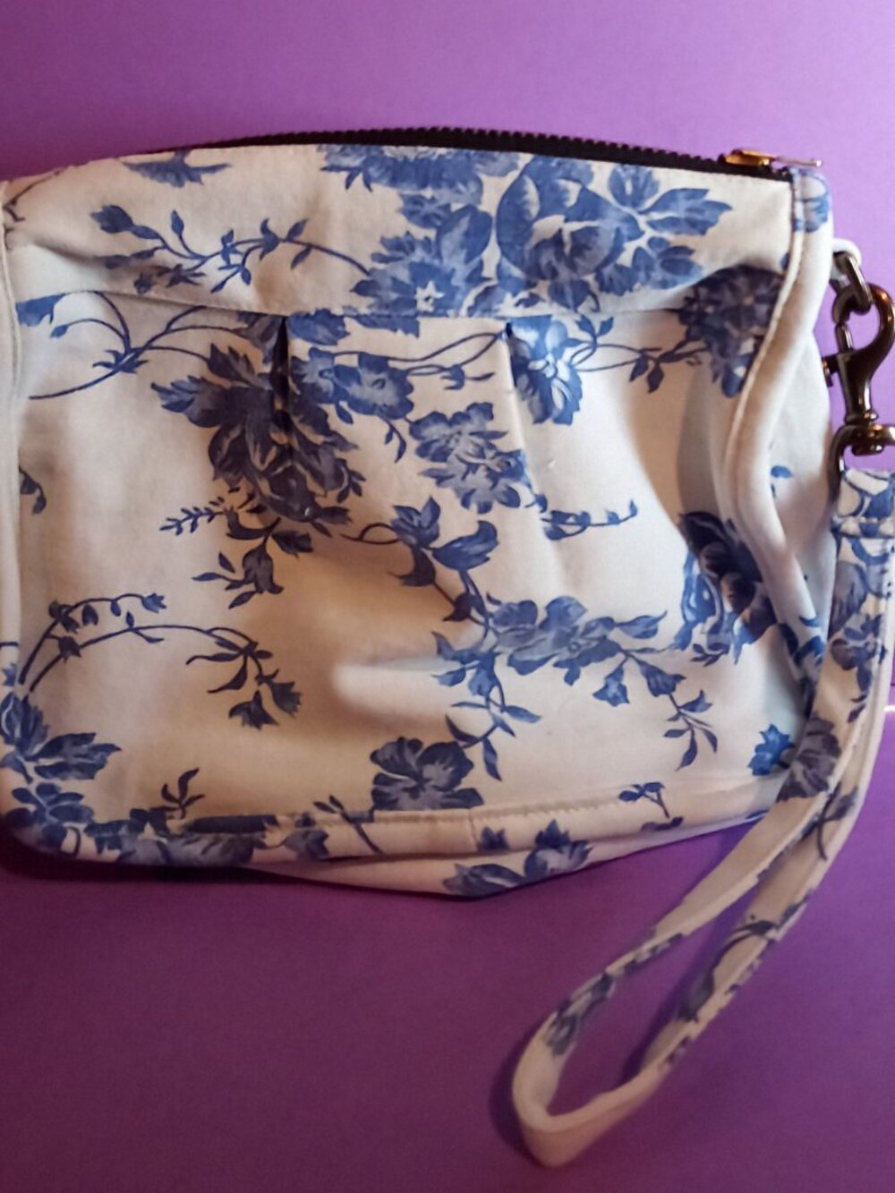 Imagine Goods Wristlet